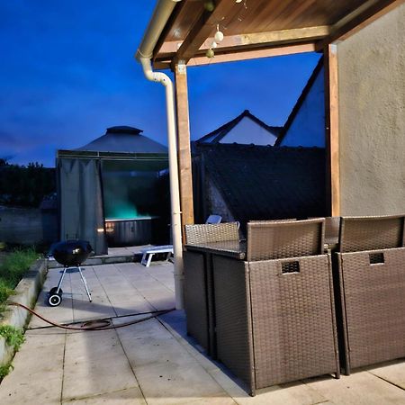Chez Angela Appartement Avec Terrasse Bbq Et Jacuzzi Fresnes-Sur-Marne Exterior photo