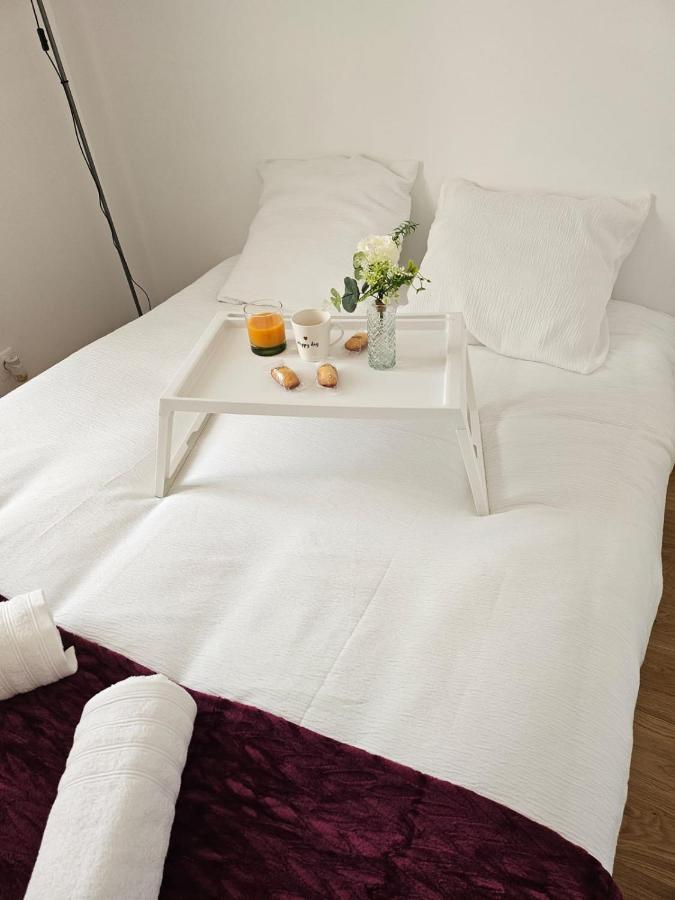 Chez Angela Appartement Avec Terrasse Bbq Et Jacuzzi Fresnes-Sur-Marne Exterior photo